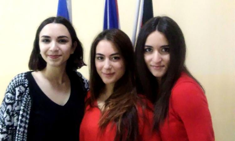 Tre ragazze del liceo linguistico di Recanati tra le 30 migliori d'Italia in spagnolo, inglese e tedesco