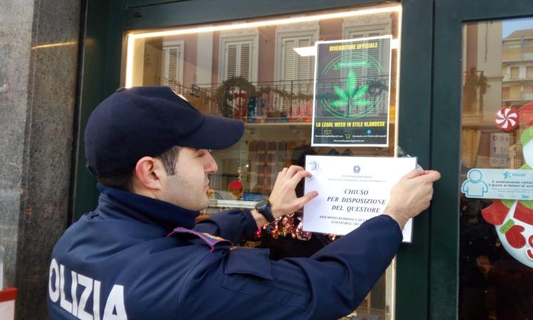 Operazione "cannabis legale": chiusa una rivendita "Tabacchi e Giornali" (FOTO E VIDEO) Operazione "cannabis legale": chiusa una rivendita "Tabacchi e Giornali" (FOTO E VIDEO)