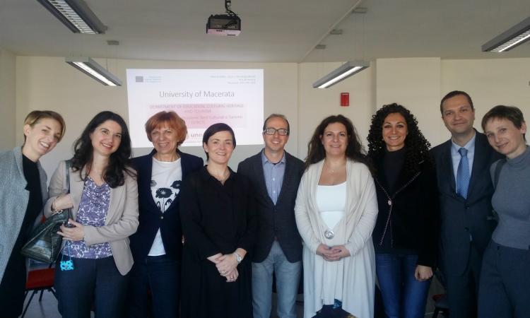 Unimc, progetto di formazione on line per operatori prima infanzia non specializzati Unimc, progetto di formazione on line per operatori prima infanzia non specializzati