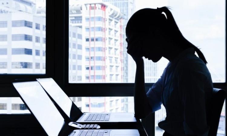 Troppo stress da lavoro per i dipendenti: la Regione assume uno psicologo Troppo stress da lavoro per i dipendenti: la Regione assume uno psicologo