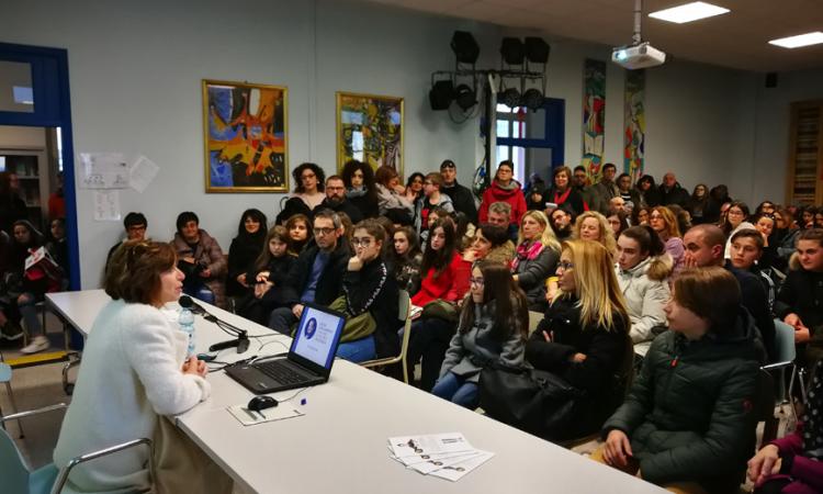 Macerata, domenica 20 terzo giorno di scuola aperta al Liceo Leopardi (FOTO) Macerata, domenica 20 terzo giorno di scuola aperta al Liceo Leopardi (FOTO)