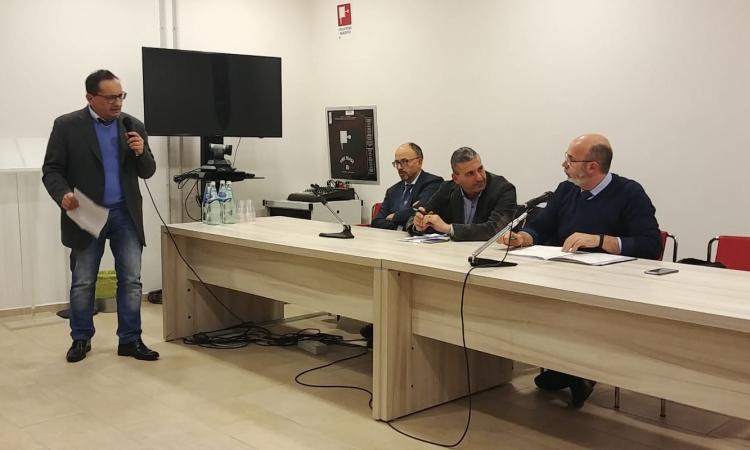 Camerino, incontro il senatore Crimi: emerge la necessità di una Zona Economica Speciale Camerino, incontro il senatore Crimi: emerge la necessità di una Zona Economica Speciale