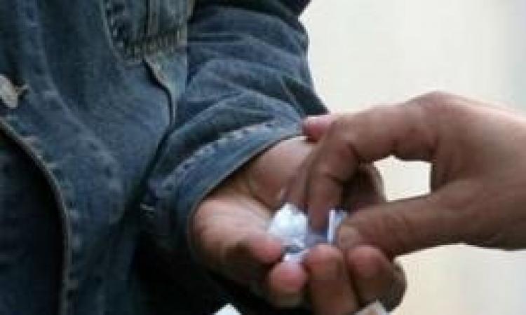 Corridonia, pakistano trovato con l'hashish in tasca nei pressi di una scuola