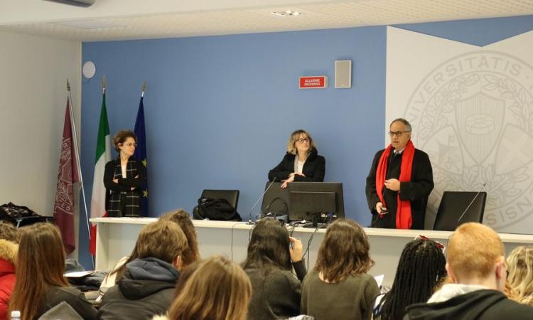 Salone di orientamento, porte aperte a Unimc: come partecipare Salone di orientamento, porte aperte a Unimc: come partecipare