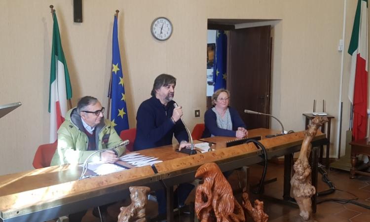 Sarnano, il sindaco Ceregioli consegna 14 appartamenti agli sfollati del sisma Sarnano, il sindaco Ceregioli consegna 14 appartamenti agli sfollati del sisma