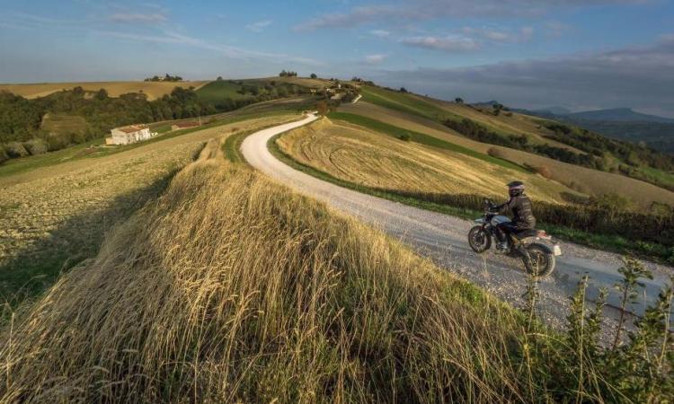 Le Marche in moto: alcune idee per suggestivi itinerari Le Marche in moto: alcune idee per suggestivi itinerari
