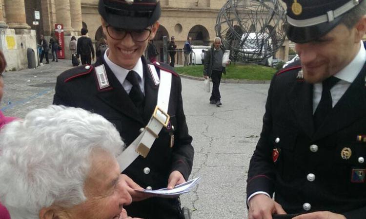 Monte San Giusto, ritira la pensione e viene derubato: trovate le due colpevoli