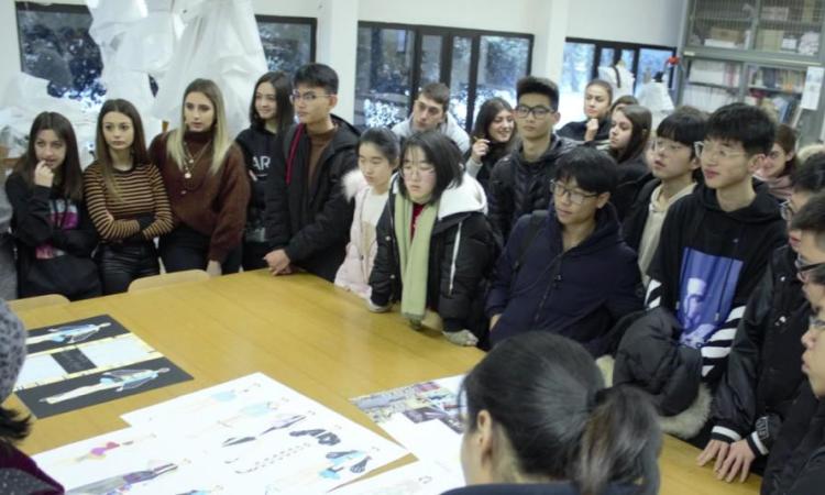 Macerata, gli studenti di Taicang al Liceo Artistico (FOTO) Macerata, gli studenti di Taicang al Liceo Artistico (FOTO)