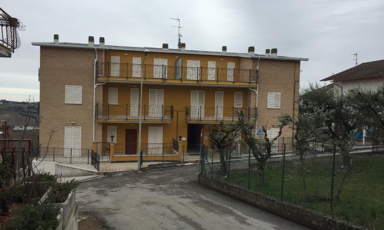 Colmurano: altre otto famiglie ritrovano una casa dopo il sisma Colmurano: altre otto famiglie ritrovano una casa dopo il sisma