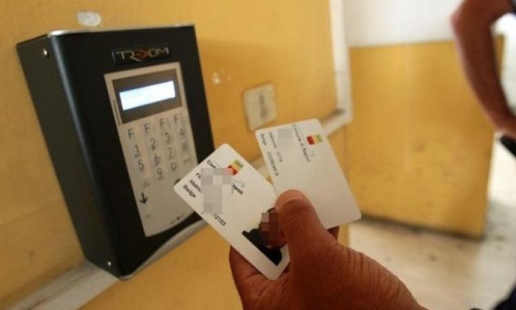 Furbetti del cartellino: l’uscita ingiustificata dal lavoro è truffa aggravata e legittima il licenziamento Furbetti del cartellino: l’uscita ingiustificata dal lavoro è truffa aggravata e legittima il licenziamento