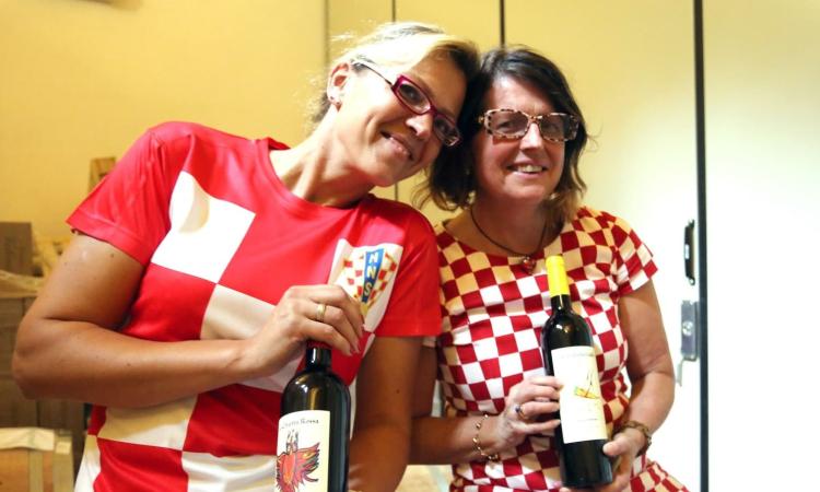 Dalla Svezia a Mogliano per produrre vino di qualità: la storia di Anna, Maja e della Cantina Volverino (FOTO)