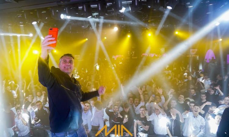 Musica e divertimento ieri sera al Mia Clubbing con Bobo Vieri. (FOTO)