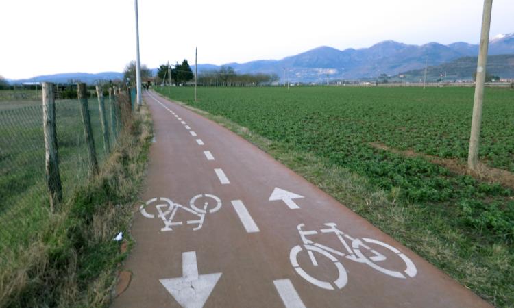 I sindaci del cratere si schierano a favore delle ciclovie: "Fondi diversi da quelli per la ricostruzione" I sindaci del cratere si schierano a favore delle ciclovie: "Fondi diversi da quelli per la ricostruzione"