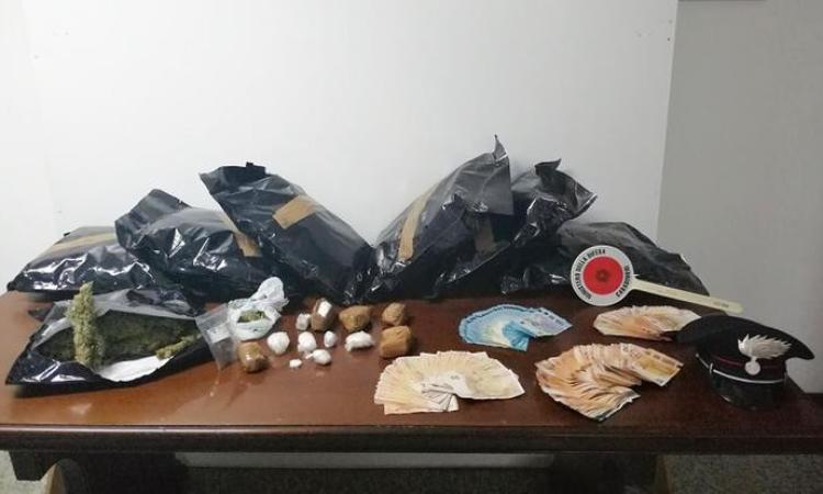 6kg di marijuana in casa e 17mila euro in contanti: arrestato 30enne albanese
