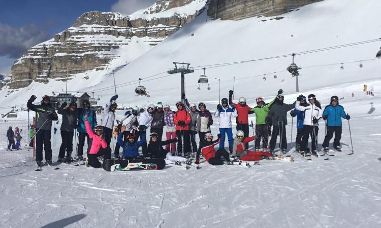 Settimana di sport sulla neve a Madonna di Campiglio per gli studenti dell'ITE "A. Gentili" (FOTO) Settimana di sport sulla neve a Madonna di Campiglio per gli studenti dell'ITE "A. Gentili" (FOTO)