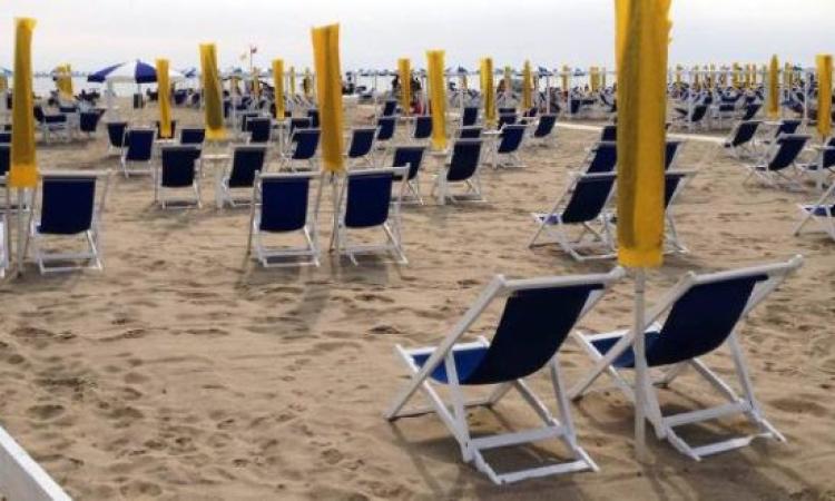 Soluzioni per le concessioni balneari: online il volume di ricerche UniMc Soluzioni per le concessioni balneari: online il volume di ricerche UniMc