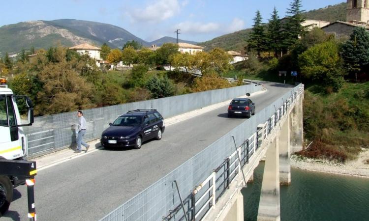 La Provincia rende omaggio a Dario Conti dedicandogli il ponte sul lago di Fiastra
