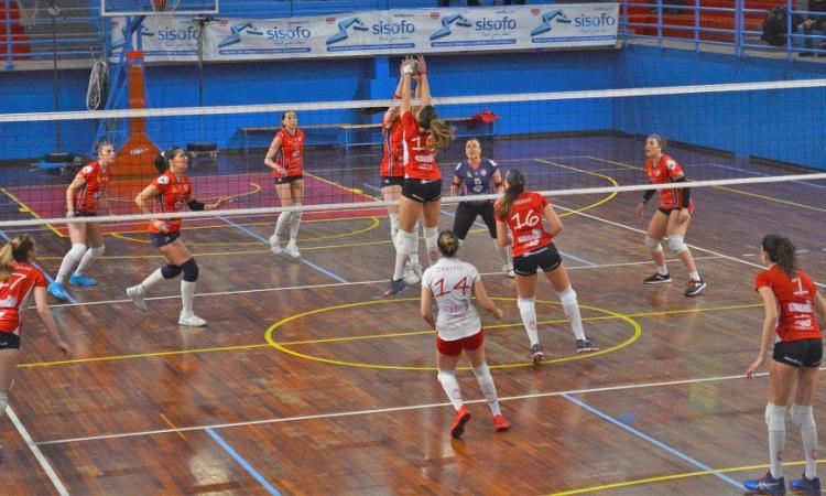 Dodicesima vittoria consecutiva per Roana CBF: travolto l'Altino Volley in quattro set (VIDEO)