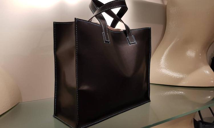 La prima borsa ecosostenibile delle Marche è maceratese: ce la presentano Roberta e Rossano (FOTO) La prima borsa ecosostenibile delle Marche è maceratese: ce la presentano Roberta e Rossano (FOTO)