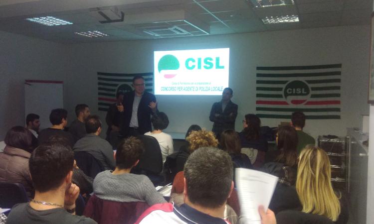 Macerata, iniziato il corso di preparazione al concorso per Polizia Locale promosso dalla Cisl