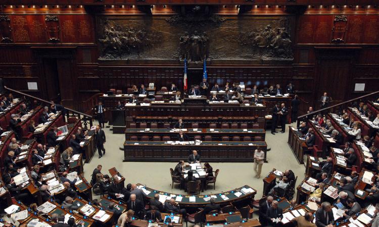 Elezioni Quirinale, c’è la terza fumata nera. Da giovedì si abbassa il quorum Elezioni Quirinale, c’è la terza fumata nera. Da giovedì si abbassa il quorum