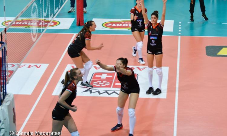 Volley femminile: Helvia Recina a caccia di record contro Montale Rangone Volley femminile: Helvia Recina a caccia di record contro Montale Rangone