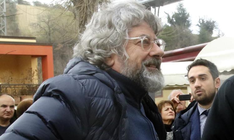 Sisma, la rivolta dei tecnici: "Siamo stati abbandonati dalle istituzioni e della politica" Sisma, la rivolta dei tecnici: "Siamo stati abbandonati dalle istituzioni e della politica"
