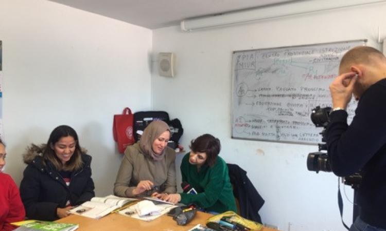 TG3 a Civitanova: riflettori accesi sui corsi di italiano per gli stranieri TG3 a Civitanova: riflettori accesi sui corsi di italiano per gli stranieri