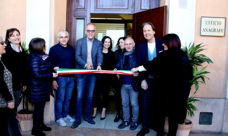 Civitanova, inaugurata la nuova sede dell'Ufficio Anagrafe Civitanova, inaugurata la nuova sede dell'Ufficio Anagrafe