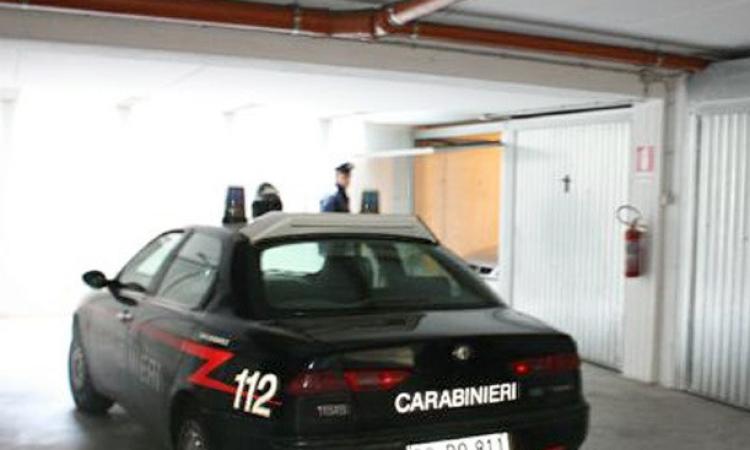 Schiacciata dall'auto nel garage: muore la 46enne di Montecassiano