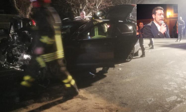 Lutto cittadino a Castelfidardo. Il sindaco: "Il peggiore dei balordi ha ucciso Gianluca ed Elisa" Lutto cittadino a Castelfidardo. Il sindaco: "Il peggiore dei balordi ha ucciso Gianluca ed Elisa"