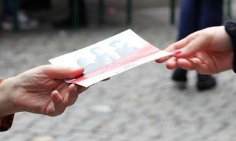 Volantinaggio in nero a Civitanova Marche: multa di 8mila euro per il titolare dell'attività