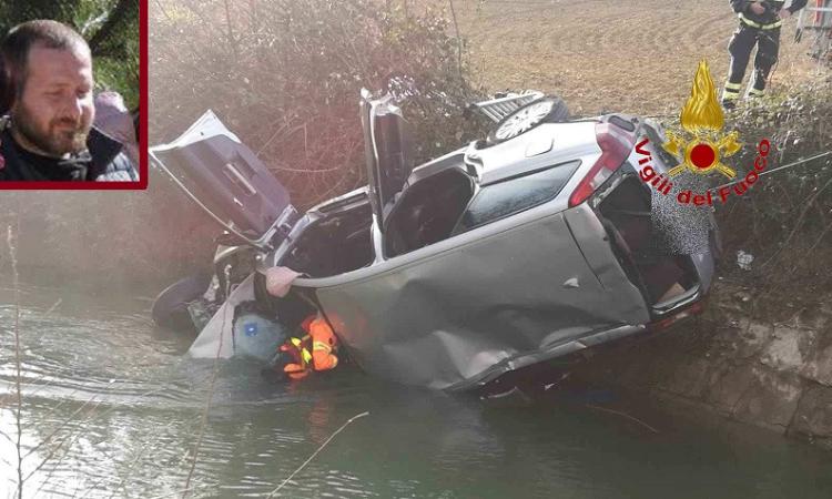 Montelupone, il funerale di Simone Peroni si svolgerà domani nella Chiesa di San Francesco Montelupone, il funerale di Simone Peroni si svolgerà domani nella Chiesa di San Francesco