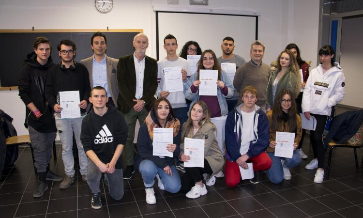 L’Ipsia “Pocognoni” viaggia con l’inglese: stage in azienda per 20 studenti meritevoli L’Ipsia “Pocognoni” viaggia con l’inglese: stage in azienda per 20 studenti meritevoli