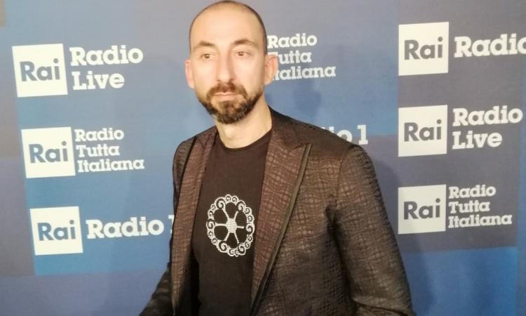 L’acconciatore Roberto Acquaroli sul palco del Cosmoprof a Bologna L’acconciatore Roberto Acquaroli sul palco del Cosmoprof a Bologna