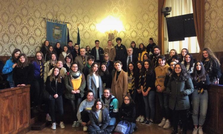 In Provincia gli alunni del Gentili di San Ginesio e quelli del Liceo Francese Millet di Cherbourg-en Cotentin In Provincia gli alunni del Gentili di San Ginesio e quelli del Liceo Francese Millet di Cherbourg-en Cotentin