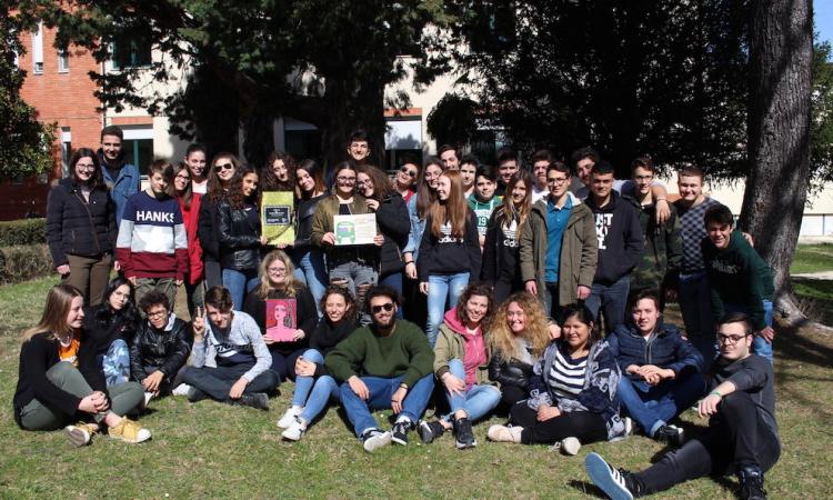 Macerata, gli studenti dell'Agrario vincono il concorso "Sulle vie della parità nelle Marche"