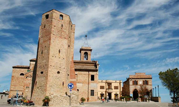 Il libro ed il fascino di un borgo italiano: ricco calendario di eventi a Ripe San Ginesio Il libro ed il fascino di un borgo italiano: ricco calendario di eventi a Ripe San Ginesio