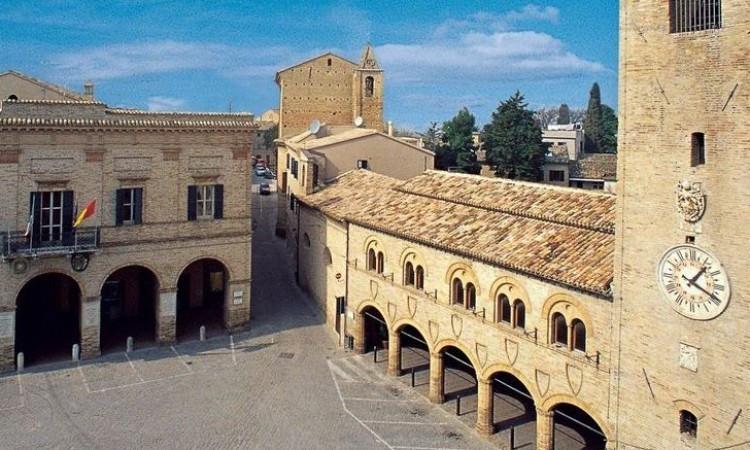 Giovanissimi "Ciceroni per un giorno" a Montelupone Giovanissimi "Ciceroni per un giorno" a Montelupone