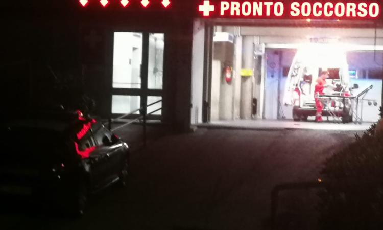 Montecassiano, ballerina presa a calci e pugni da un uomo: trasportata al Pronto Soccorso