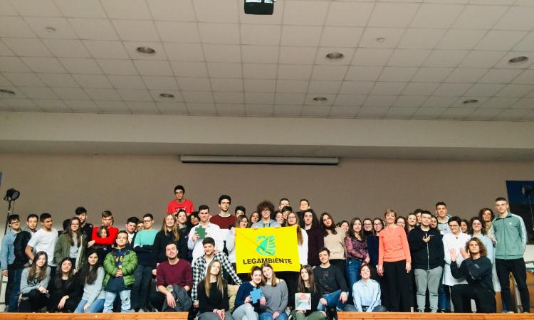 Al "Ricci" di Macerata lezione di Riciclo con Legambiente Al "Ricci" di Macerata lezione di Riciclo con Legambiente