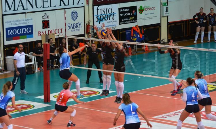 Volley, la Roana non sbaglia in casa e batte la Lucky Wind: è la diciannovesima vittoria