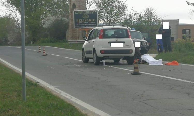 Tragedia a Tolentino, incidente mortale: uomo investito da un'auto Tragedia a Tolentino, incidente mortale: uomo investito da un'auto