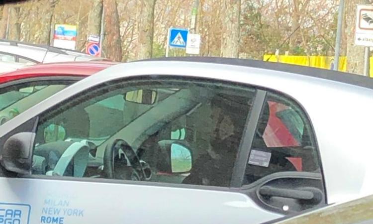 Macerata, misteriosa visita mattutina "mordi e fuggi" di Maurizio Martina  (FOTO)