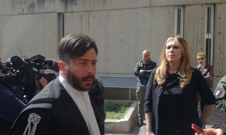 Processo Oseghale, l'avvocato Verni: "Imbarazzante la deposizione del medico legale" (FOTO e VIDEO) Processo Oseghale, l'avvocato Verni: "Imbarazzante la deposizione del medico legale" (FOTO e VIDEO)