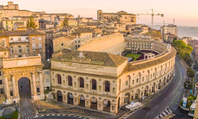 Macerata Opera Festival 2019, nuovo accordo tra lo Sferisterio e l'Università di Macerata Macerata Opera Festival 2019, nuovo accordo tra lo Sferisterio e l'Università di Macerata