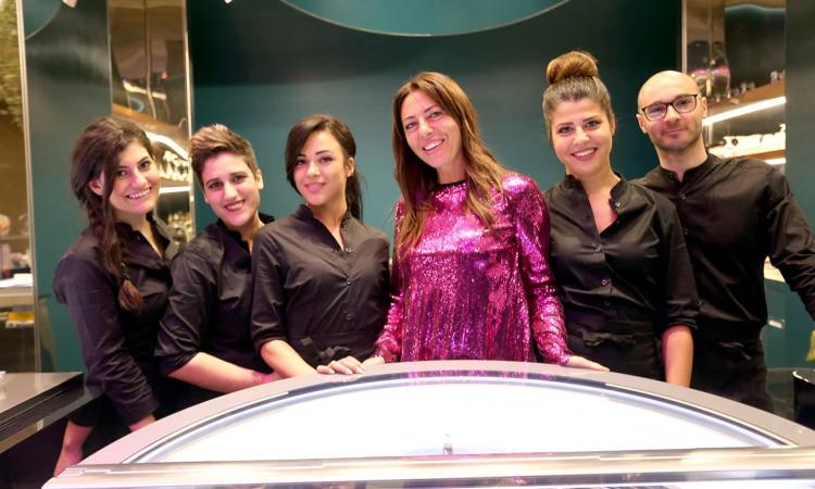 Civitanova, nuovo look per la gelateria "Di latte e cioccolato": ieri il taglio del nastro (FOTO) Civitanova, nuovo look per la gelateria "Di latte e cioccolato": ieri il taglio del nastro (FOTO)