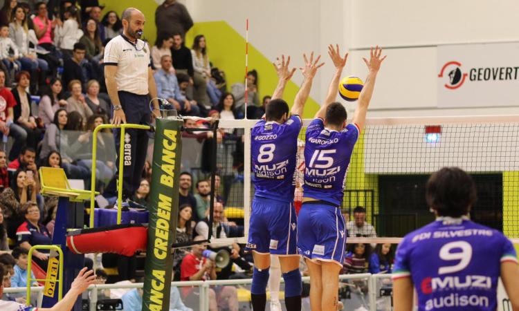 Volley, la GoldenPlast cade contro Lagonegro e dice addio agli spareggi promozione Volley, la GoldenPlast cade contro Lagonegro e dice addio agli spareggi promozione