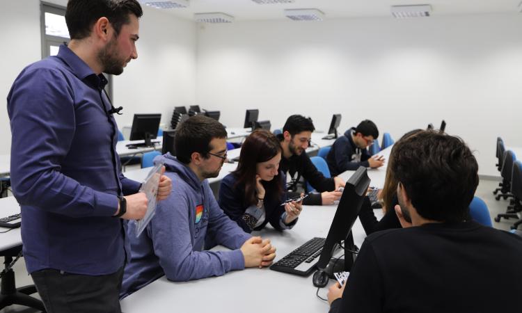 Collaborazione tra Unicam e aziende: donate all'Università strumentazioni didattiche Collaborazione tra Unicam e aziende: donate all'Università strumentazioni didattiche