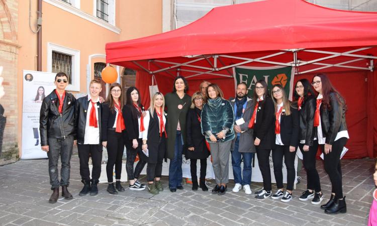 Macerata, gli studenti del "Ricci" protagonisti alle giornate del F.A.I. (FOTO) Macerata, gli studenti del "Ricci" protagonisti alle giornate del F.A.I. (FOTO)
